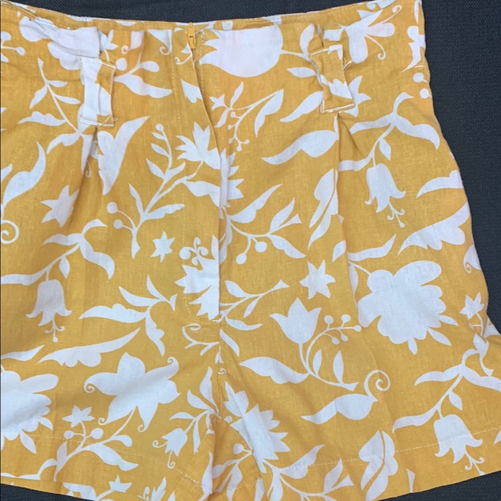 Rachel Zoe High Waist Yellow and White Floral Shorts - Picture 2 of 9
